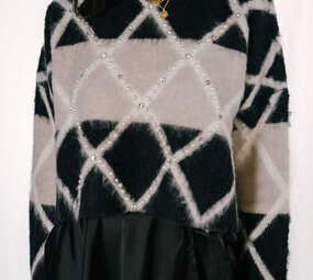 MADALENIA pull noir et blanc à perles