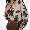 ELLINA blouse noir et blanche a fleurs ELLINA blouse noir et blanche a fleurs