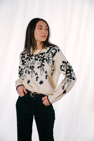 VELIA pull blanc motifs noir végétal VELIA pull blanc motifs noir végétal
