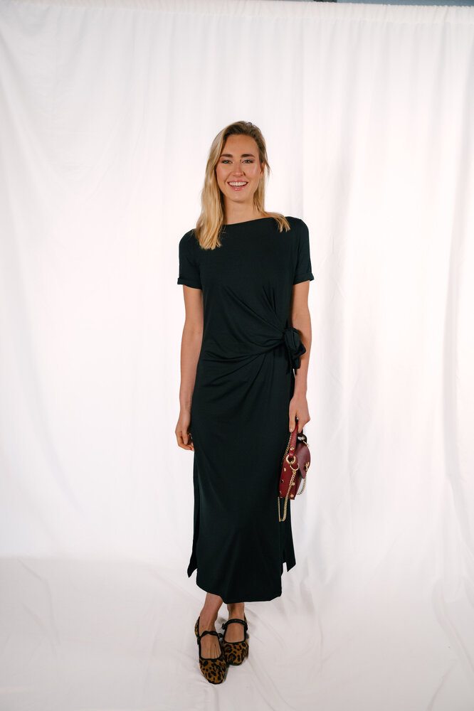 JUSTIN robe noire nœud a la taille