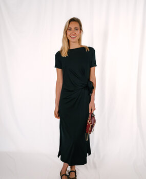 JUSTIN robe noire nœud a la taille