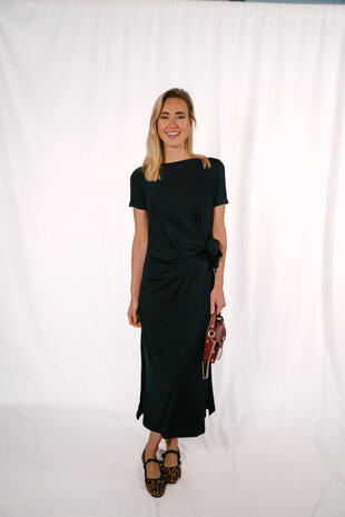 JUSTIN robe noire nœud a la taille