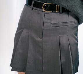 MERYGANE mini jupe plissée grise