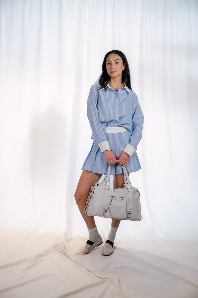 CAPUCIA sac large en daim blanc CAPUCIA sac large en daim blanc