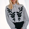 NOVA chemise à rayures et broderie noire NOVA chemise à rayures et broderie noire