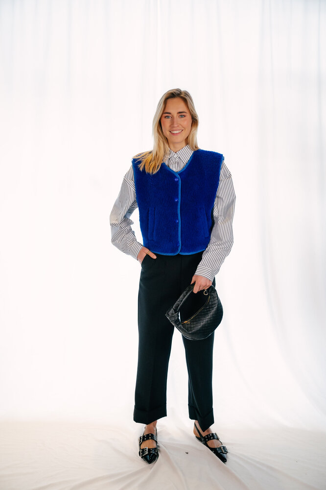 YELENE veste sans manches bleu roi YELENE veste sans manches bleu roi