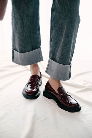 LOANA jean gris avec des bords LOANA jean gris avec des bords