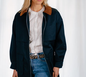 CLARISSA veste longue bleu marine à col marron