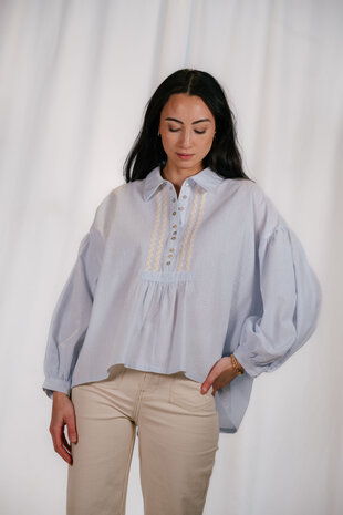 BRILLA blouse bleu à rayure BRILLA blouse bleu à rayure