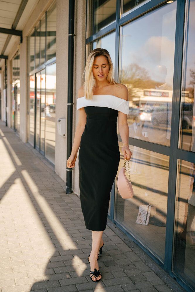 LEILA robe longue noire et blanche LEILA robe longue noire et blanche