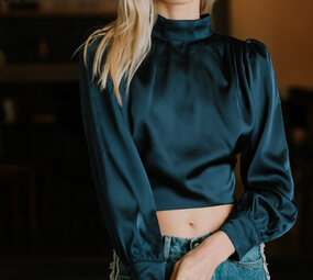 RAQUEL blouse dos nu bleu marine