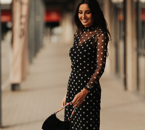MAYERLY top noir à pois transparent