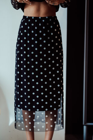 MAYERLY longue jupe à pois noir MAYERLY longue jupe à pois noir