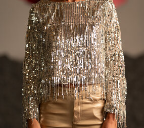 ARMANCE blouse à sequins argenté