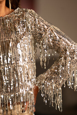 ARMANCE blouse à sequins argenté ARMANCE blouse à sequins argenté