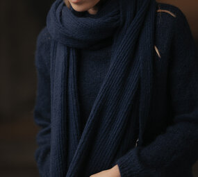 LYSE écharpe bleu marine