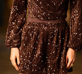 ISILWEN short choco à sequins