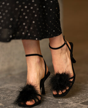 POMPOM escarpins noirs POMPOM escarpins noirs