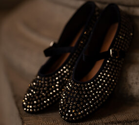 VALENTIA ballerines bleu marine à strass