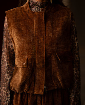 MARLOWE gilet sans manches en velours côtelé caramel