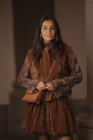 MARLOWE gilet sans manches en velours côtelé caramel