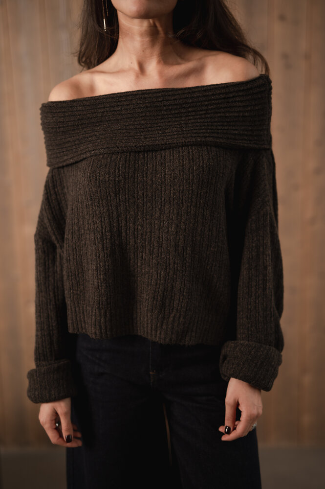 ELWEN pull encolure bateaux choco