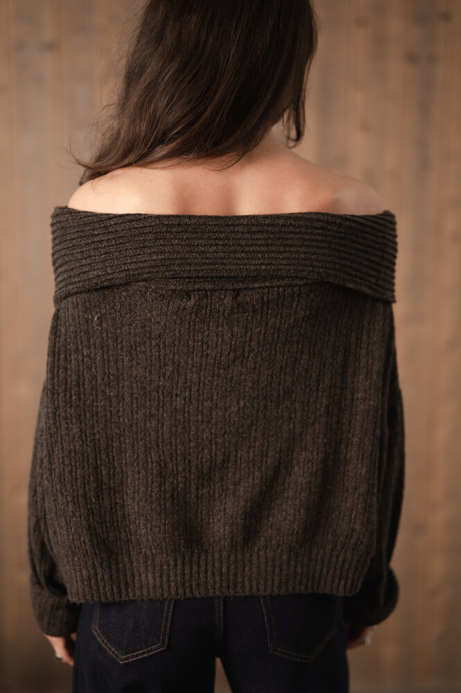 ELWEN pull encolure bateaux choco