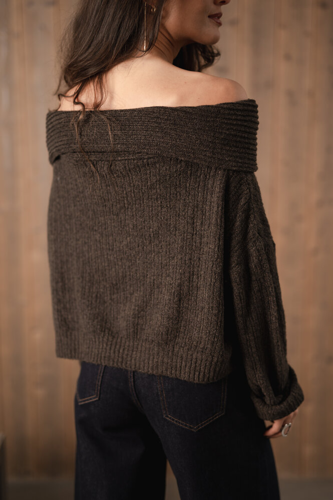 ELWEN pull encolure bateaux choco