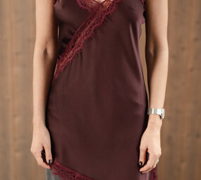 THALINA robe bordeaux