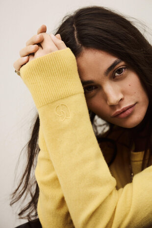 CHAYA pull jaune