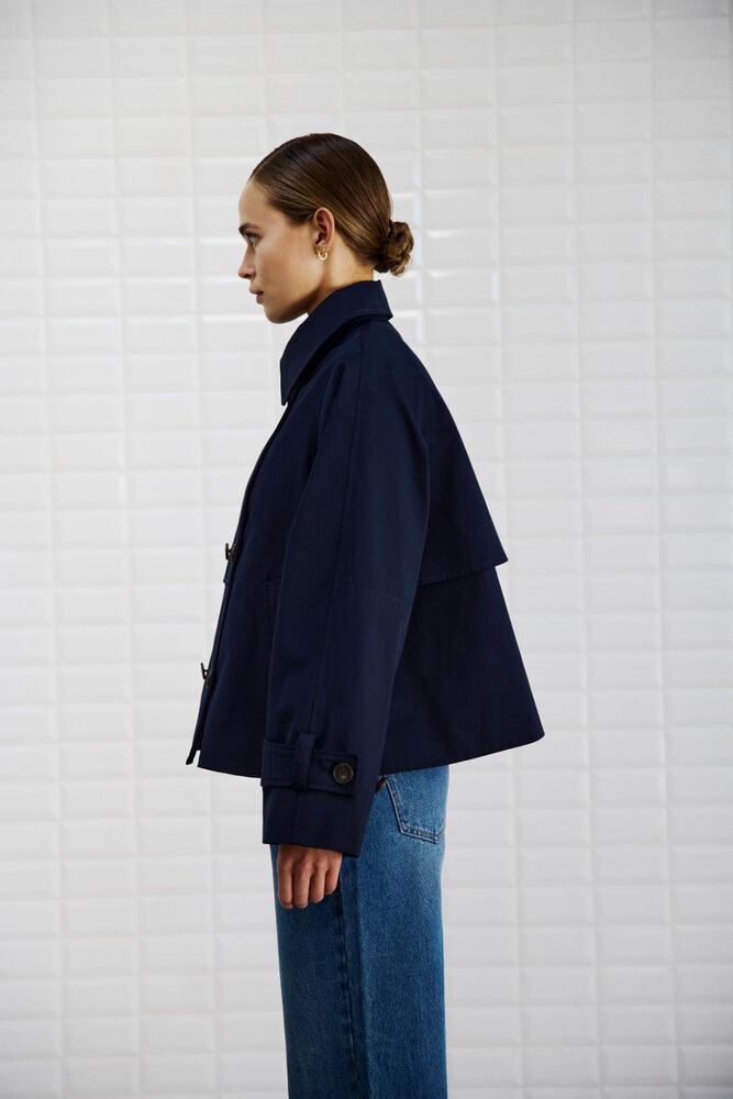 WBLOPHELIA trenchcoat court bleu nuit