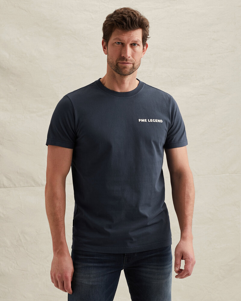 T-shirt avec lavage teint en vêtement et graphisme bleu T-shirt avec lavage teint en vêtement et graphisme bleu