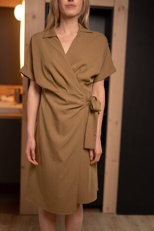 AELYRA robe mi-longue kaki