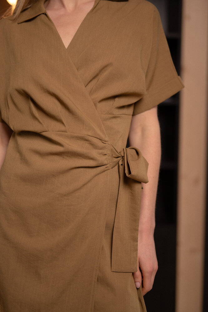 AELYRA robe mi-longue kaki