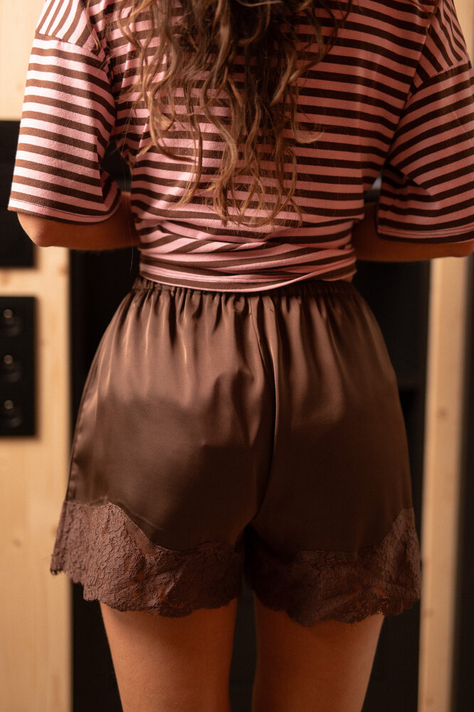 ELVORIA short satin marron