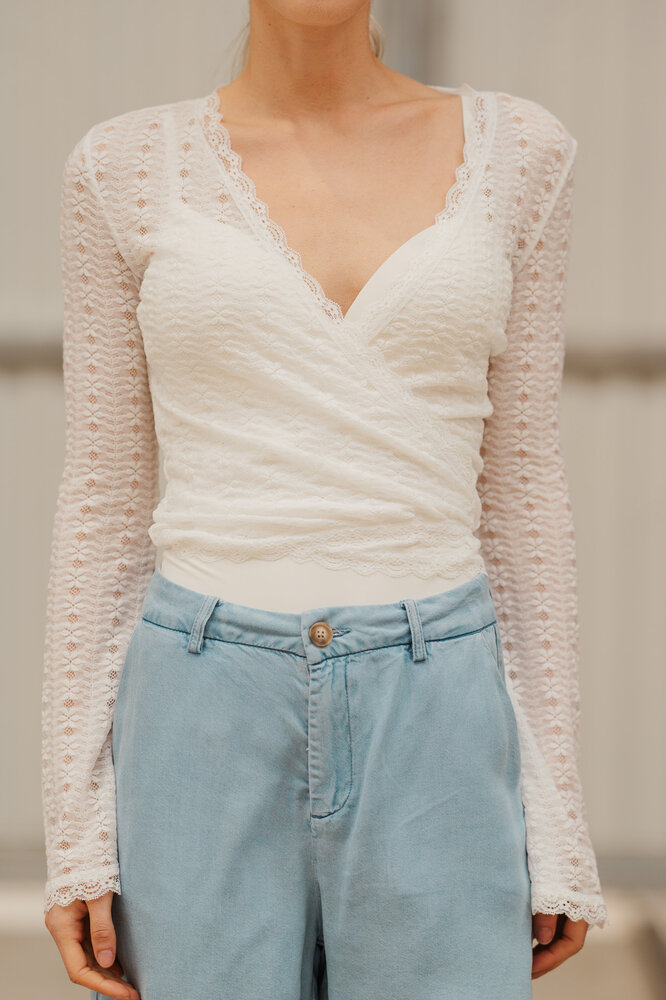 VIRELIA blouse cache-cœur blanche dentelle