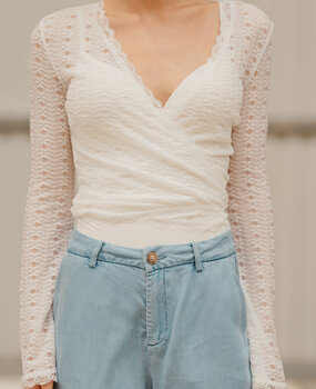 VIRELIA blouse cache-cœur blanche dentelle