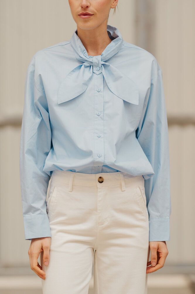 AVERYNA chemise bleu ciel