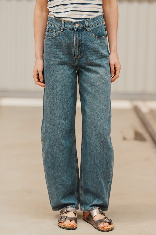 BRUNE jean bleu