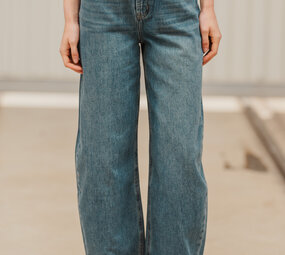 BRUNE jean bleu