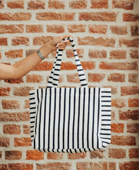 LYNORYA sac a main marine/blanc LYNORYA sac a main marine/blanc