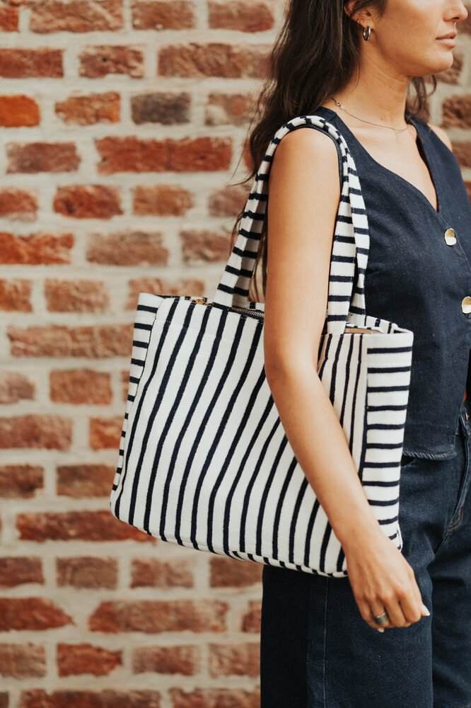 LYNORYA sac a main marine/blanc LYNORYA sac a main marine/blanc