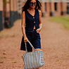 LYNORYA sac a main marine/blanc LYNORYA sac a main marine/blanc
