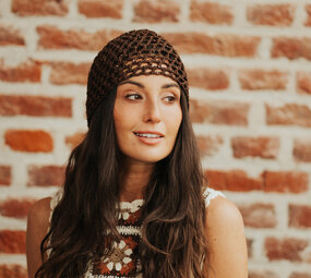 VIORA bonnet en crochet marron