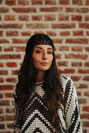 VIORA bonnet en crochet noir VIORA bonnet en crochet noir