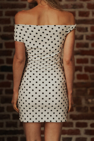 CALVIERA robe à pois blanc CALVIERA robe à pois blanc