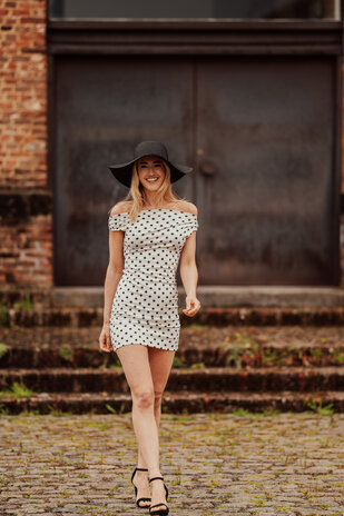 CALVIERA robe à pois blanc CALVIERA robe à pois blanc