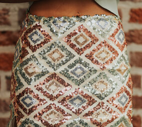 AVYA jupe à sequins beige