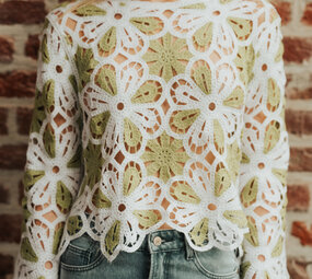 MAËLYSSE haut en crochet fleuri vert