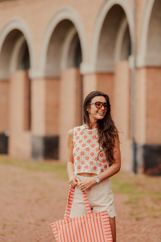 NAELIA top en crochet écru rouge